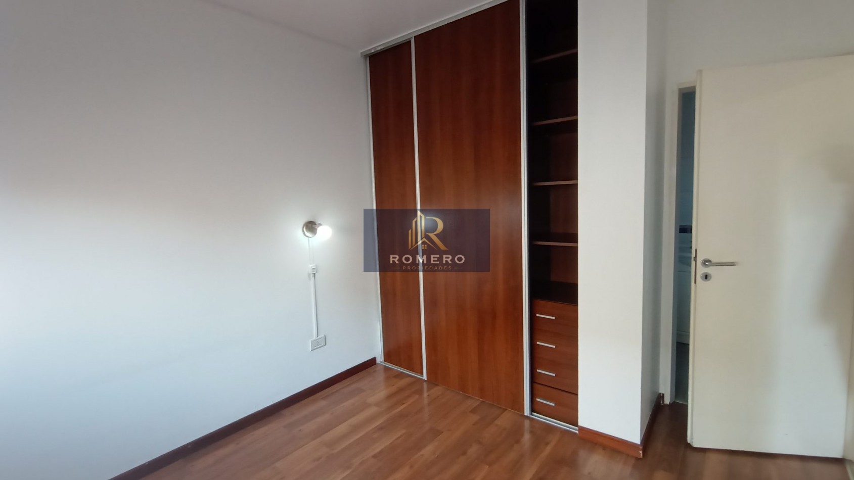 VENTA DEPARTAMENTO CON COCHERA SARANDI