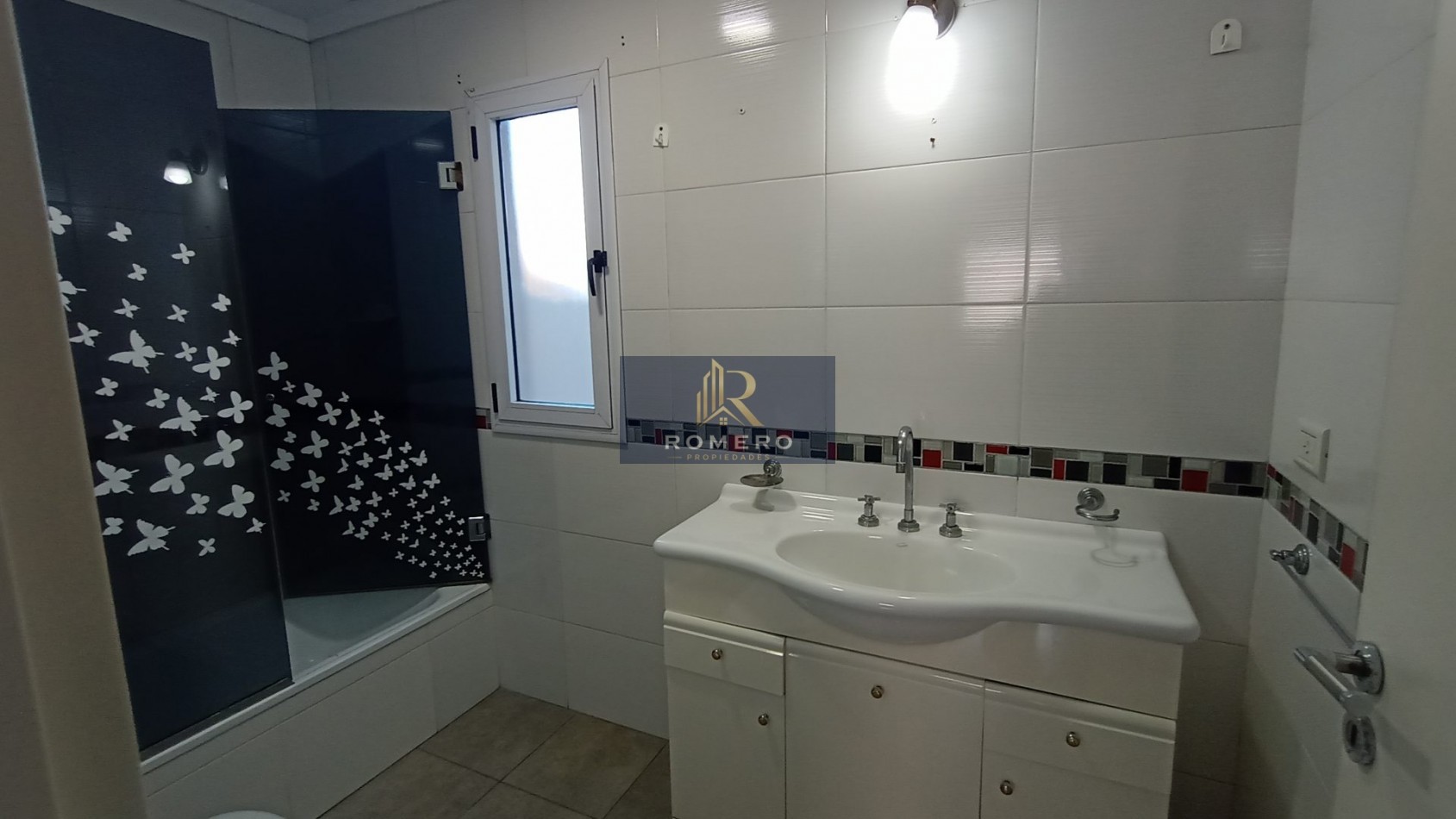 VENTA DEPARTAMENTO CON COCHERA SARANDI
