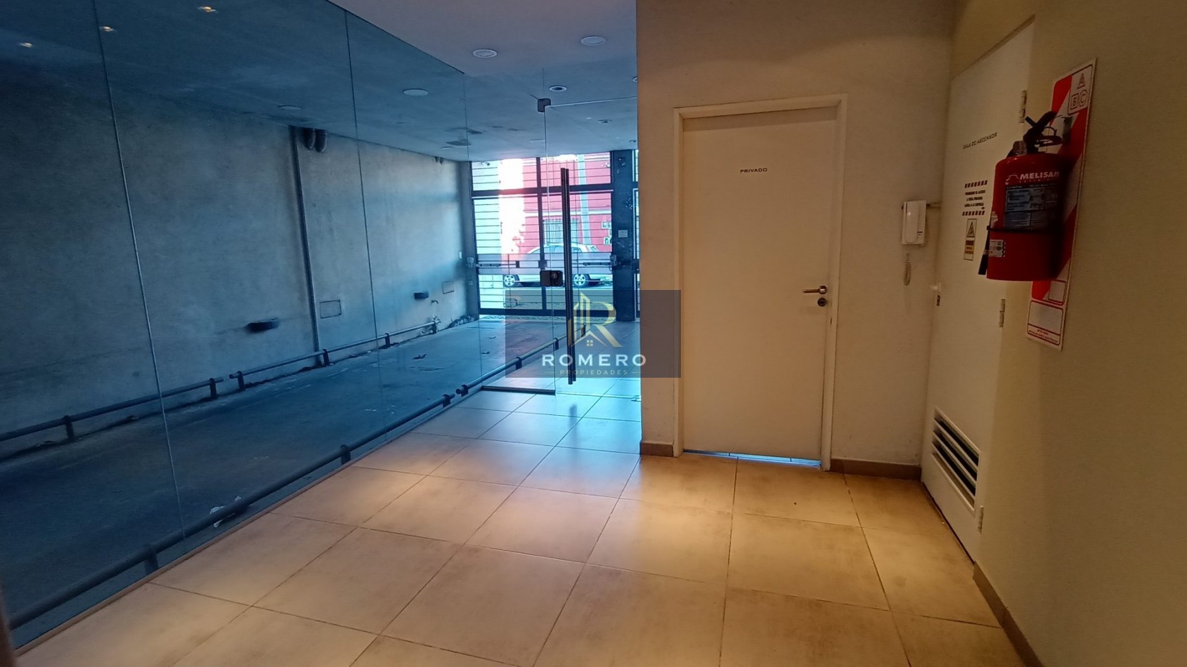 VENTA DEPARTAMENTO CON COCHERA SARANDI
