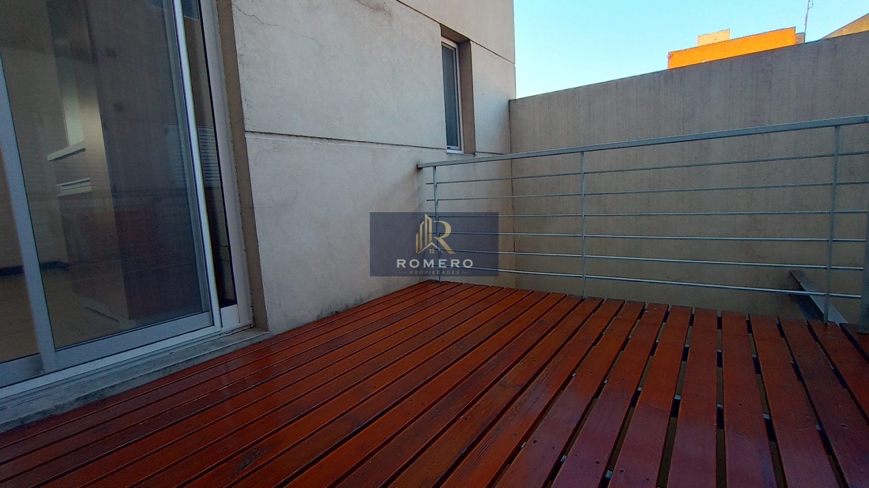 VENTA DEPARTAMENTO CON COCHERA SARANDI