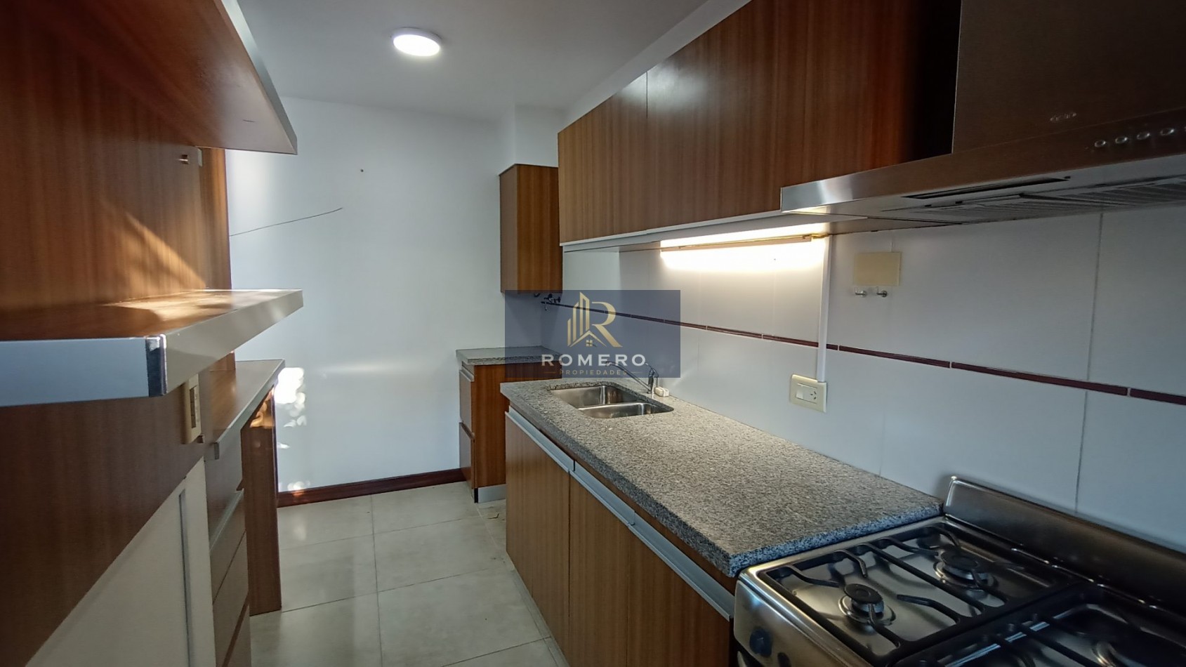 VENTA DEPARTAMENTO CON COCHERA SARANDI