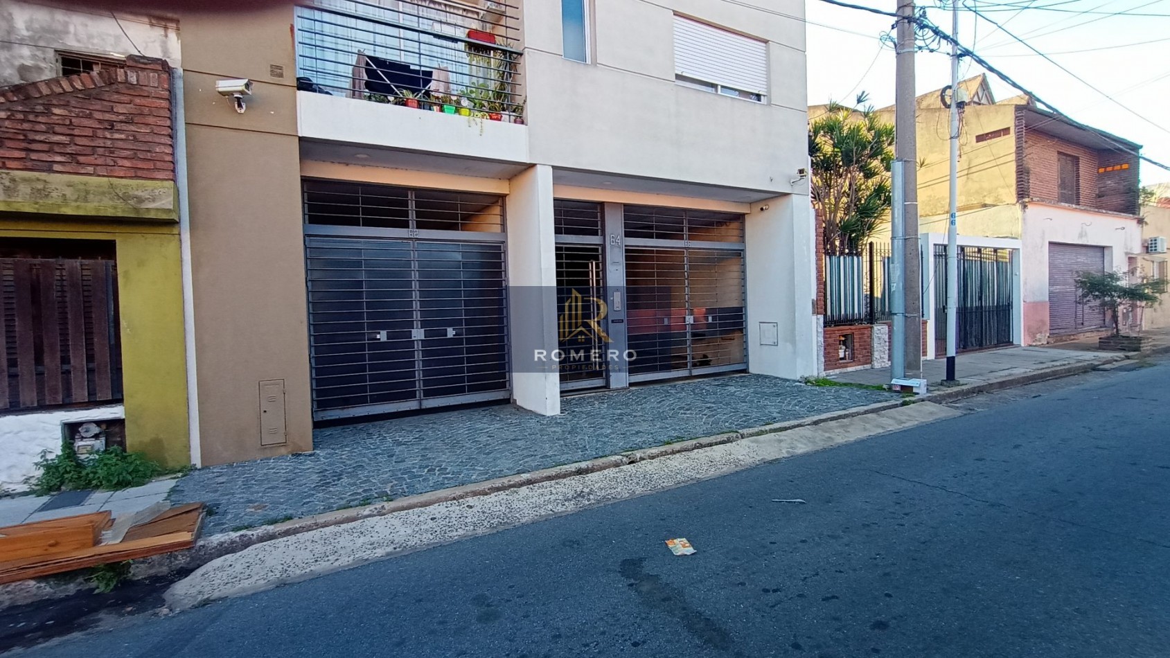 VENTA DEPARTAMENTO CON COCHERA SARANDI